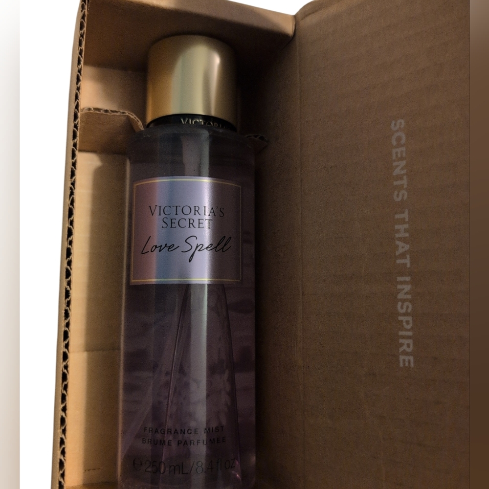 NIB Victoria's Secret Love Spell Fragrance Mist - Picture 4 of 4